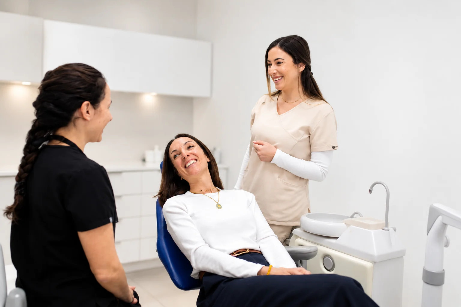 Atención odontológica en gabinete de la Clínica Dental Carbonell García